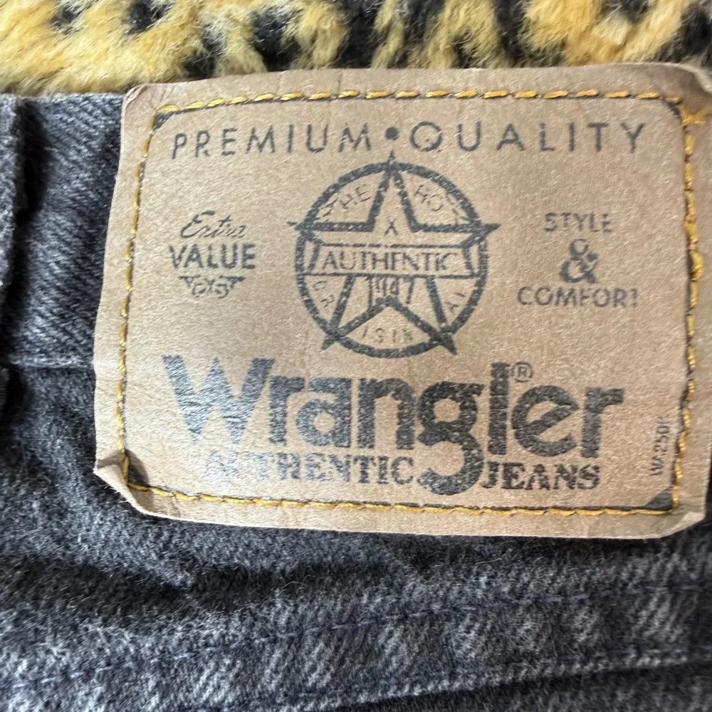 Vintage 90s Wrangler Baggy Black Jorts Size 35 USA Made Denim Shorts Relaxed Fit